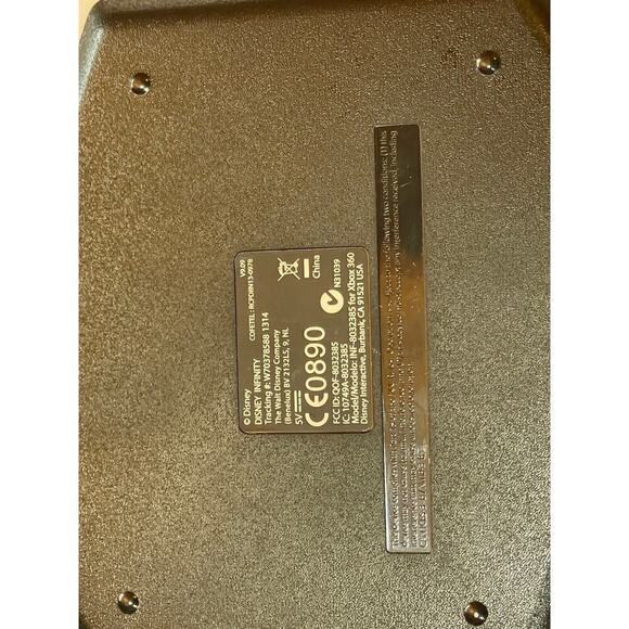 Disney Infinity Portal Base Pad for Xbox 360 Model #INF-8032385 & Disney 2.0Game - Picture 3 of 3